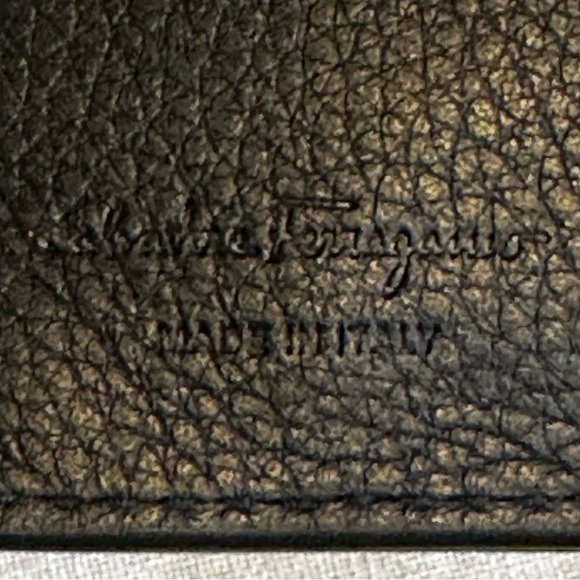 SALVATORE FERRAGAMO Brand New Black Leather Gancini Embossed Wallet - Picture 6 of 6
